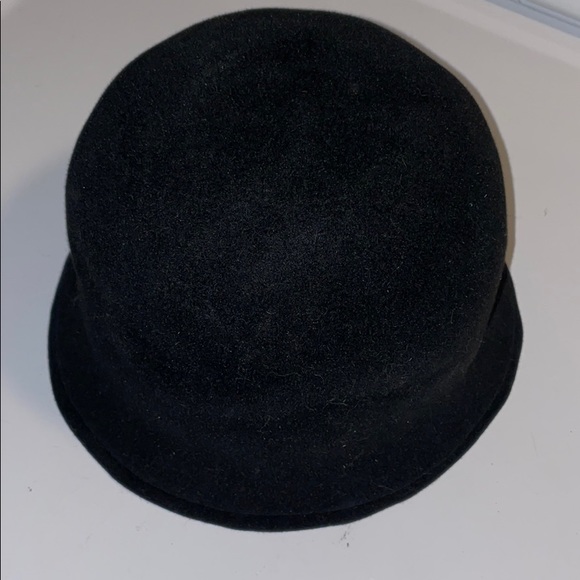 Iconic Vintage Chanel Black Felt Cloche Hat - Picture 6 of 17